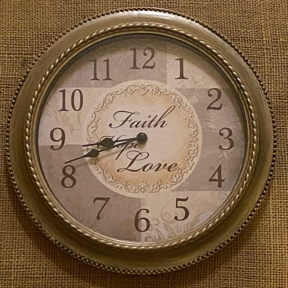 Faith Hop Love Clock